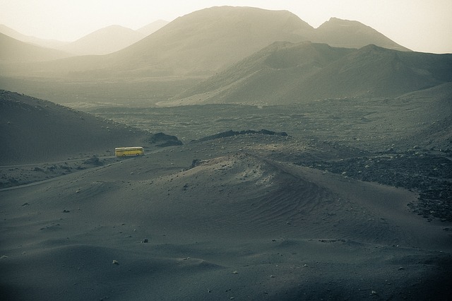 Mit dem Bus durch den Desert